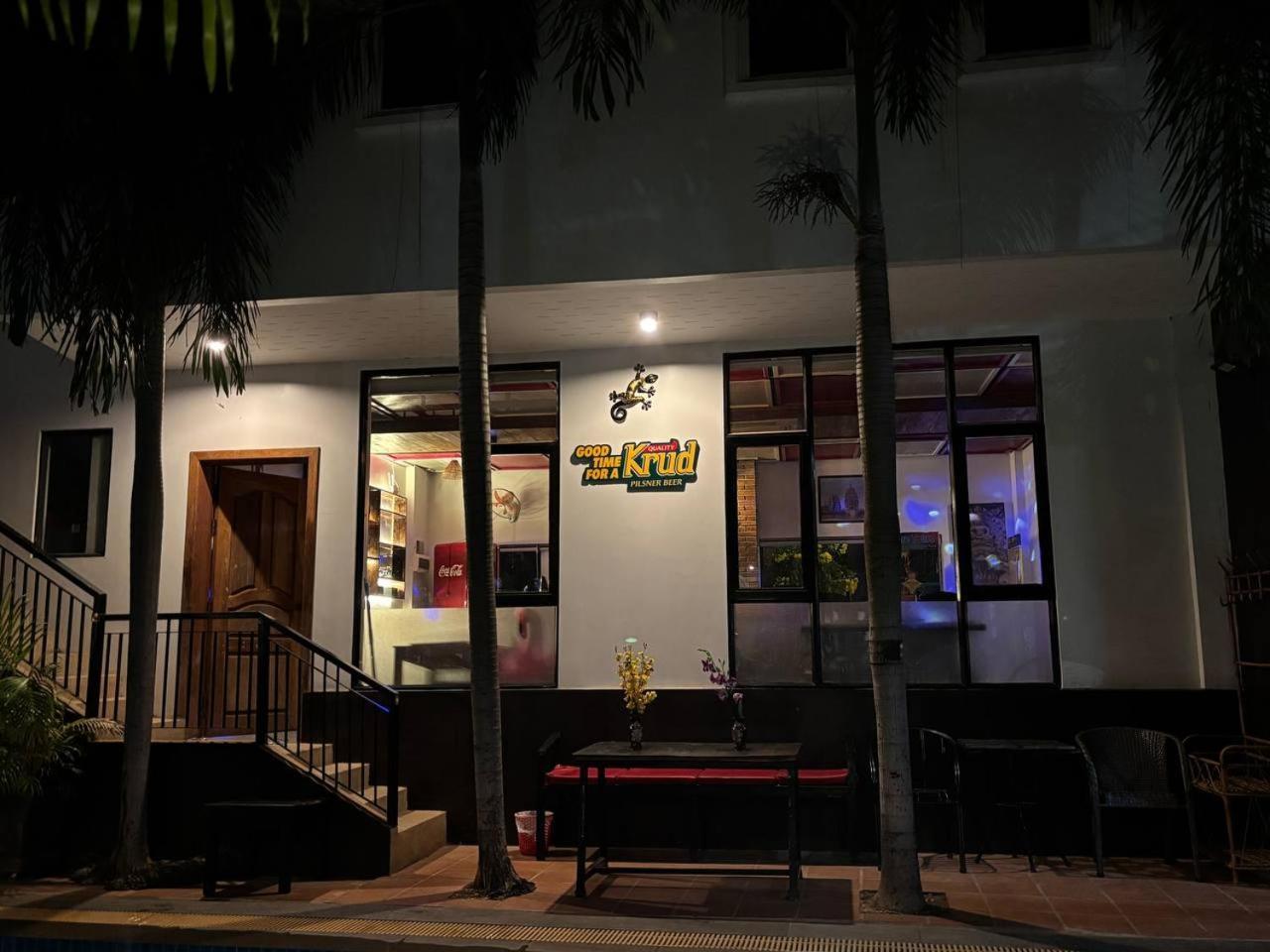 White Monkey Hotel เสียมราฐ ภายนอก รูปภาพ