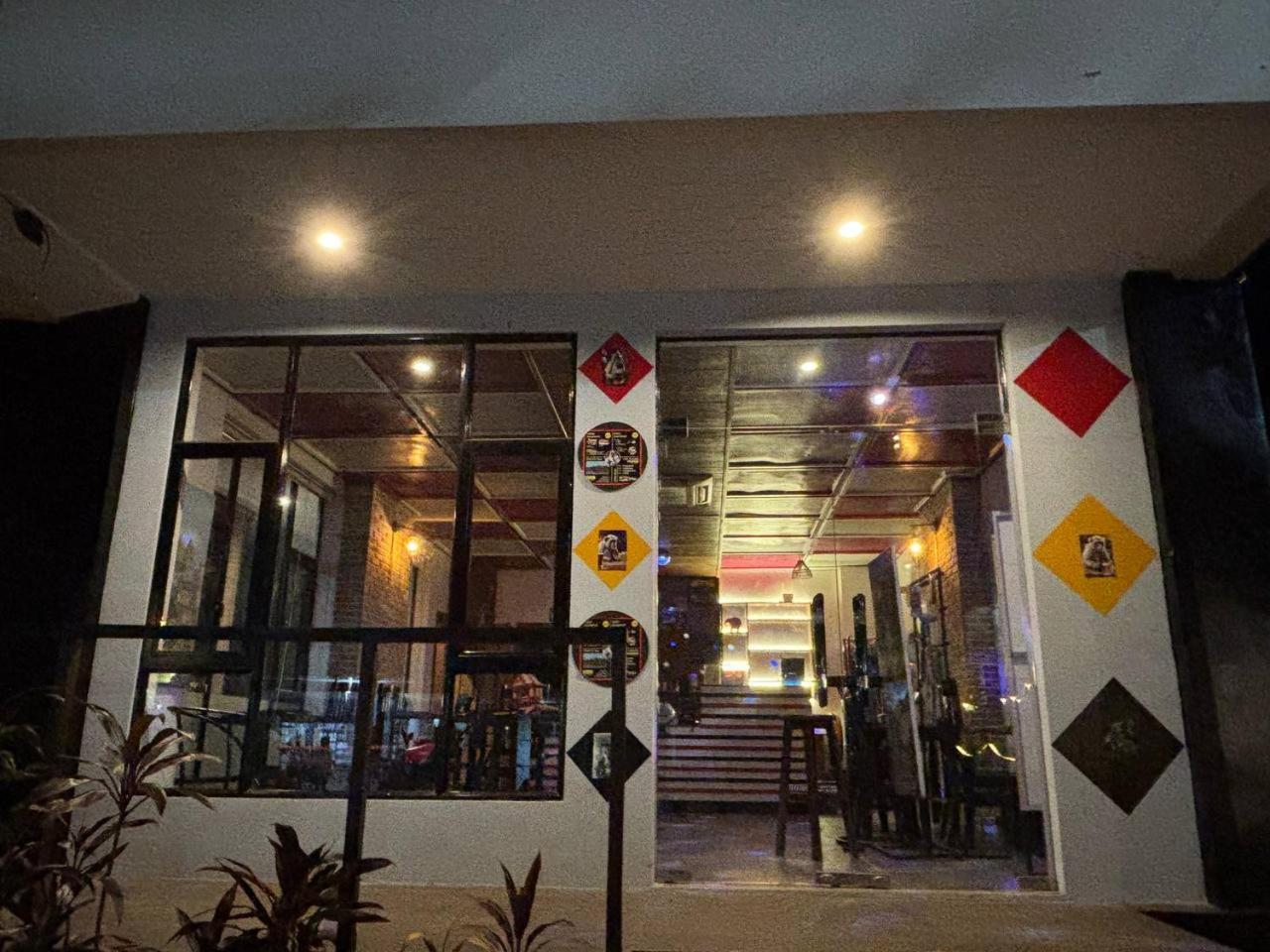 White Monkey Hotel เสียมราฐ ภายนอก รูปภาพ